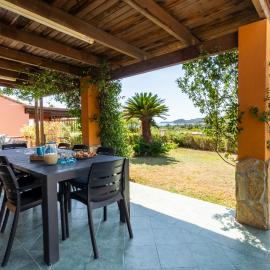 600m from the beach - Garden and Sea View, Hotel in Simius