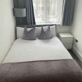 Double Guest Room 40 minutes from Central London, Hotel in Chessington