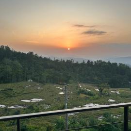 Green Garniya Hotel, hotel di Belihul Oya