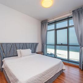 Sunset Beach View Holiday Homes, хотел в Аджман
