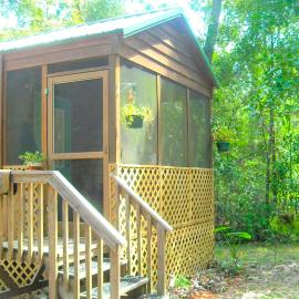 Cozy Cabin Rental on the Santa Fe River near High Springs, Florida, hôtel à Fort White
