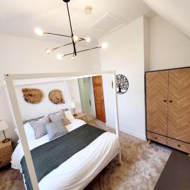 Perfect Base for Work or Leisure Unique Two-Bed