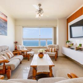 Amanzi2003 Oceanview Holiday Apartments, hotel in Amanzimtoti