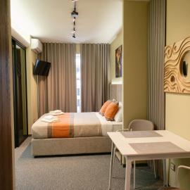 Luxury Airport Studio with Balcony Cozy & Modern
