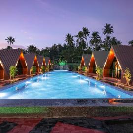 Royal Empire Resort, hotel a Pūvār