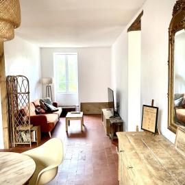 Sunny 3BR Apt, hotel a Moulins-Engilbert