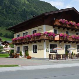 Pension Dorfplatzl, hotel in Fusch an der Glocknerstraße