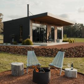 8 Paddocks Chalet Four, hotel in Cowaramup