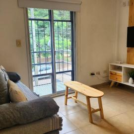 Departamento en Morón, hotel in Morón