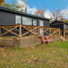2-Bedroom Cottage #10 - Pitch Pine, hotel u gradu 'Gravenhurst'
