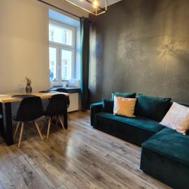 Apart Complex Green Rewolucji 27, hotel in Łódź
