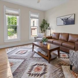 Simple Comfort 1 Bed 1 Bath Near Downtown Indy، فندق في انديانابوليس