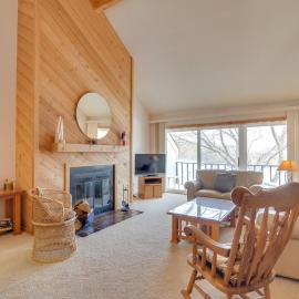 Bellaire Townhome on Summit Mtn w/ 2 Balconies!، فندق في Bellaire