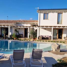 Imperyal case vacanze Sud Sardegna, хотел в Giba