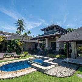 3BR Beautiful Villa Queen With Stunning Rice Field, hotel in Saba