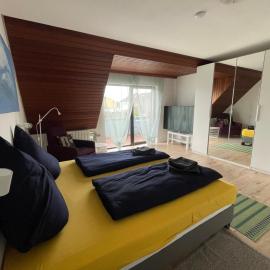 Gästezimmer 21qm im Casa Kirchweg، فندق في Gladbach