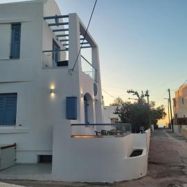 Captain Lazaros Detached Beach Villa and Suites, hotel di Perissa