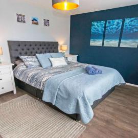 Sandbanks Sleeps 4 Beach Pass 1 Dog، فندق في كرويد