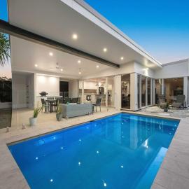 3 Moffat Beach Holiday House