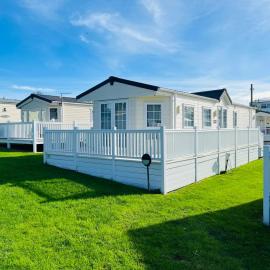 2 Bedroom Caravan FE12, Fairway, Sandown, Dog Friendly, hotel in Sandown