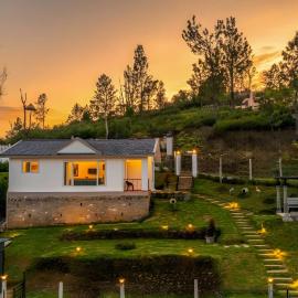 StayVista at Rustling Pine with Bonfire, BBQ & Lawn