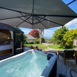 Raglan में, होटल Raglan View Cottage