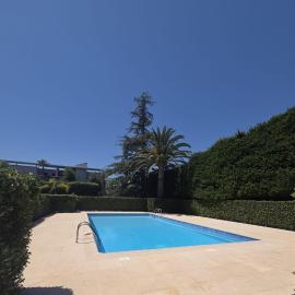 Charming 2 bedroom with sea view, pool and parking