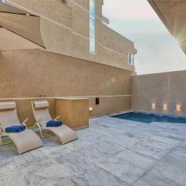 The Pender LUX HUB - 4BR villas with Pool, WIFI & AC by 360 Estates, hotel in St. Julianʼs