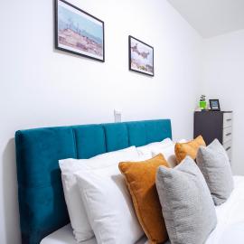 Modern Two Bedroom Apartment in Gzira Xemx Residence by Malta SunnyLets, hotel in Il-Gżira