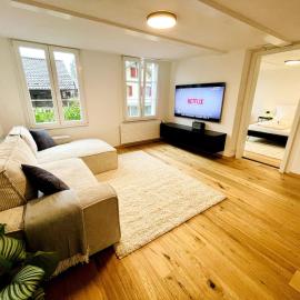 -TheUrbanist- Central 2 BD Free Parking Fast WiFi, hotel din Unterseen