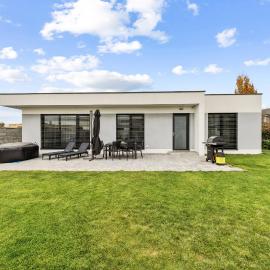 Klimatizovaný Apartmánový dom s vírivkou, 9B, hótel í Jánošíková
