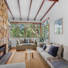 Forest Trails Escape - Bushland Serenity near Beach