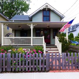 3BR Beautiful Remodeled Victorian w/ Beach Locker, hotel in Ocean Grove