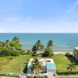 Viesnīca Beachfront Apt on Aguada-5min from Rincon pilsētā Agvada