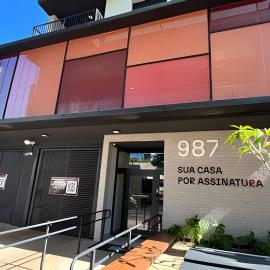 Aptos 1 ou 2 quartos no Centro com Piscina e Academia, hotel en Maringá