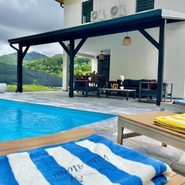 Villa Aloha - classée 5 étoiles - avec piscine, hotel in Les Trois-Îlets
