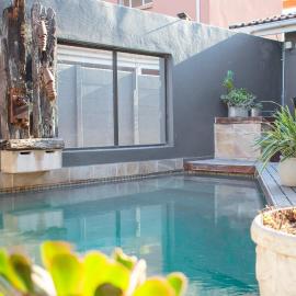 VillaVin at 26 Richardson, hotell i Port Elizabeth