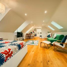 New Modern Studio in Chandlers Ford with Parking, hotel sa Chandlers Ford