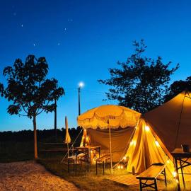 O Pedrouzo Pilgrim Camp, отель в городе Педрусо
