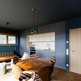Riverside Architect-Designed Garden Apartment
