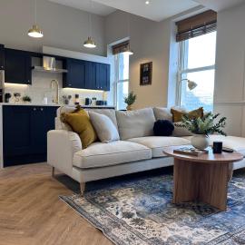 Luxury 2Bed 2 Bath Apartment in Historic Bank