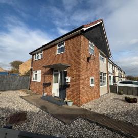 Betto 3 bedroom stylish house! Sleeps 6