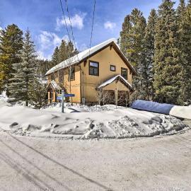 Mountainside Winter Park Ski Home w/ Hot Tub