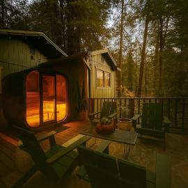 Artists Perch: Modern Redwood Retreat with Outdoor Sauna