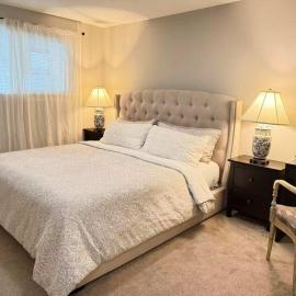 Bellevue में, होटल Pet Friendly Bellevue Condo with Stunning City Views