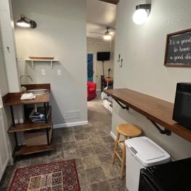 GFU neighborhood and Oregon Wine Country studio, hotel u gradu 'Newberg'