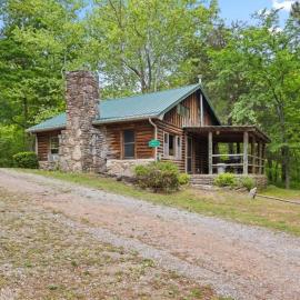 Pet-Friendly Cabin Retreat in the Ozarks of Scenic Newton County, Arkansas, hotell sihtkohas Jasper