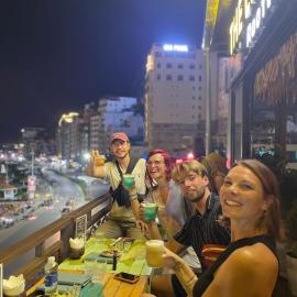 The Little Leaf Hostel & Rooftop Bar, ξενοδοχείο σε Cat Ba