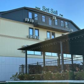 Set Sail Hotel, hotell i Oral