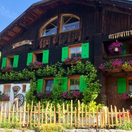 Haus Älpele: Klösterle am Arlberg şehrinde bir otel